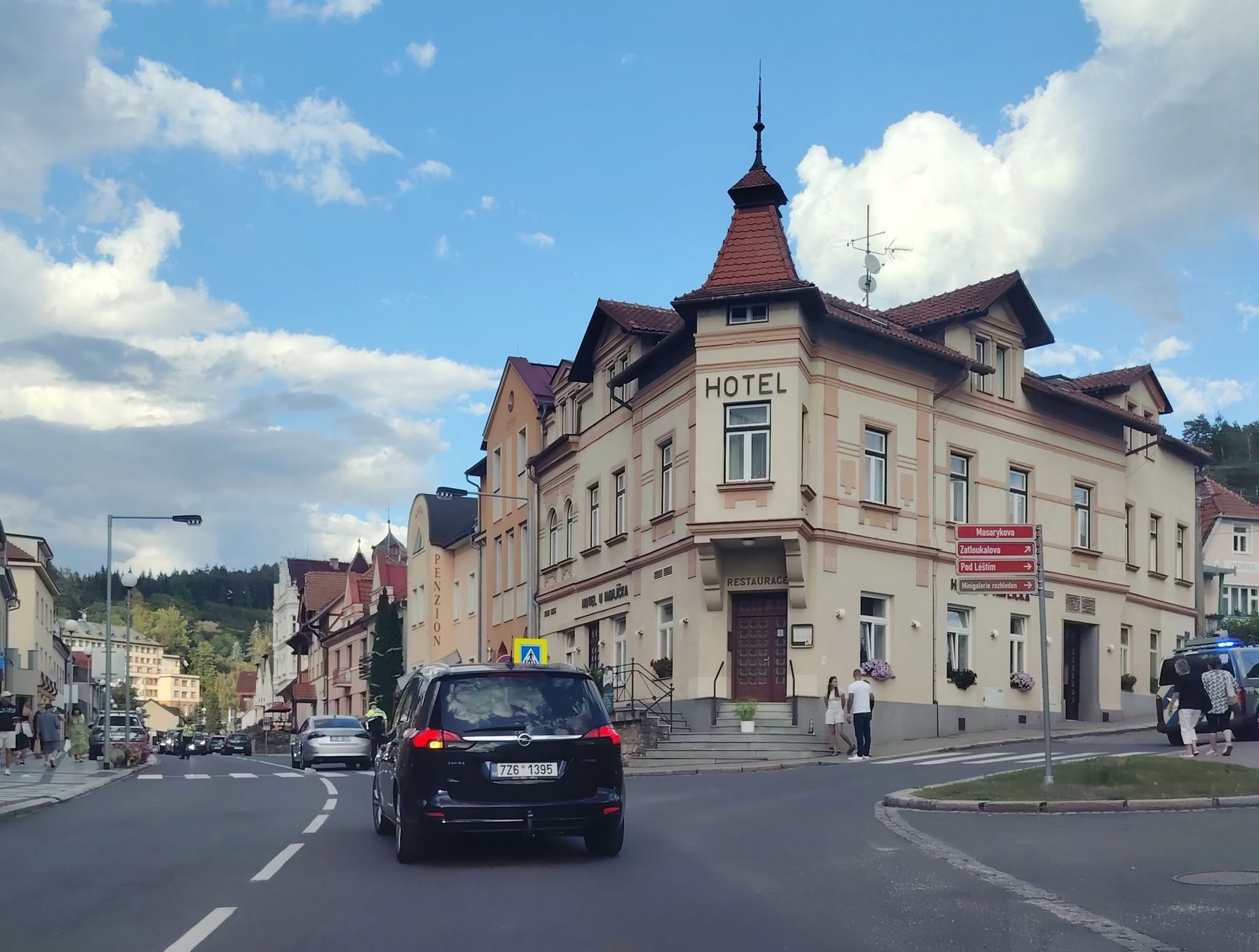 Tragická nehodu u hotelu Havlíček